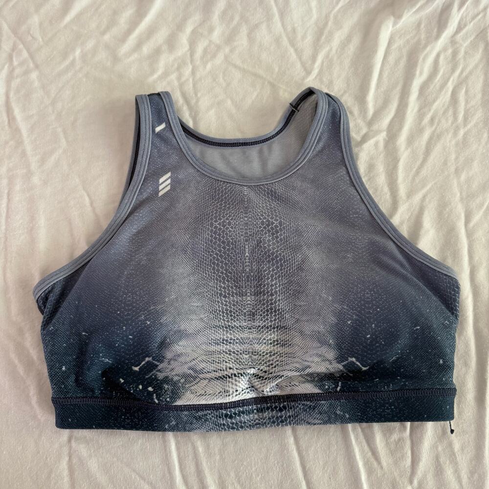 With equinox sports bra size medium